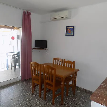 Apartsalou San Jordi Apartment *